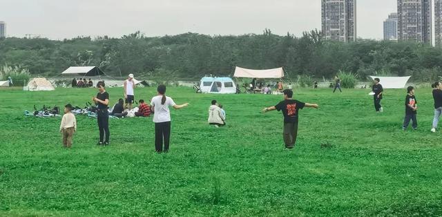 林湖岛间露营烧烤野趣又好玩！开元棋牌成都出发最快05h山(图13)